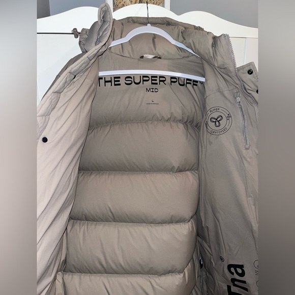 Aritzia -TNA The Super Puff Mid - Picture 2 of 4